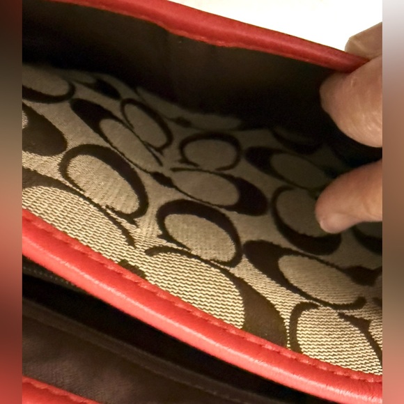 Authentic 2014 Coach Hadley Signature Field Crossbody Bag With Red Leather Trim - Picture 12 of 15